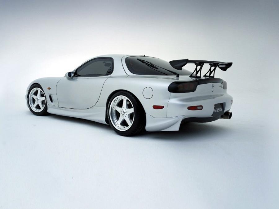  Mazda RX-7 C2 by VeilSide 1991 года  (фото 2 из 3)